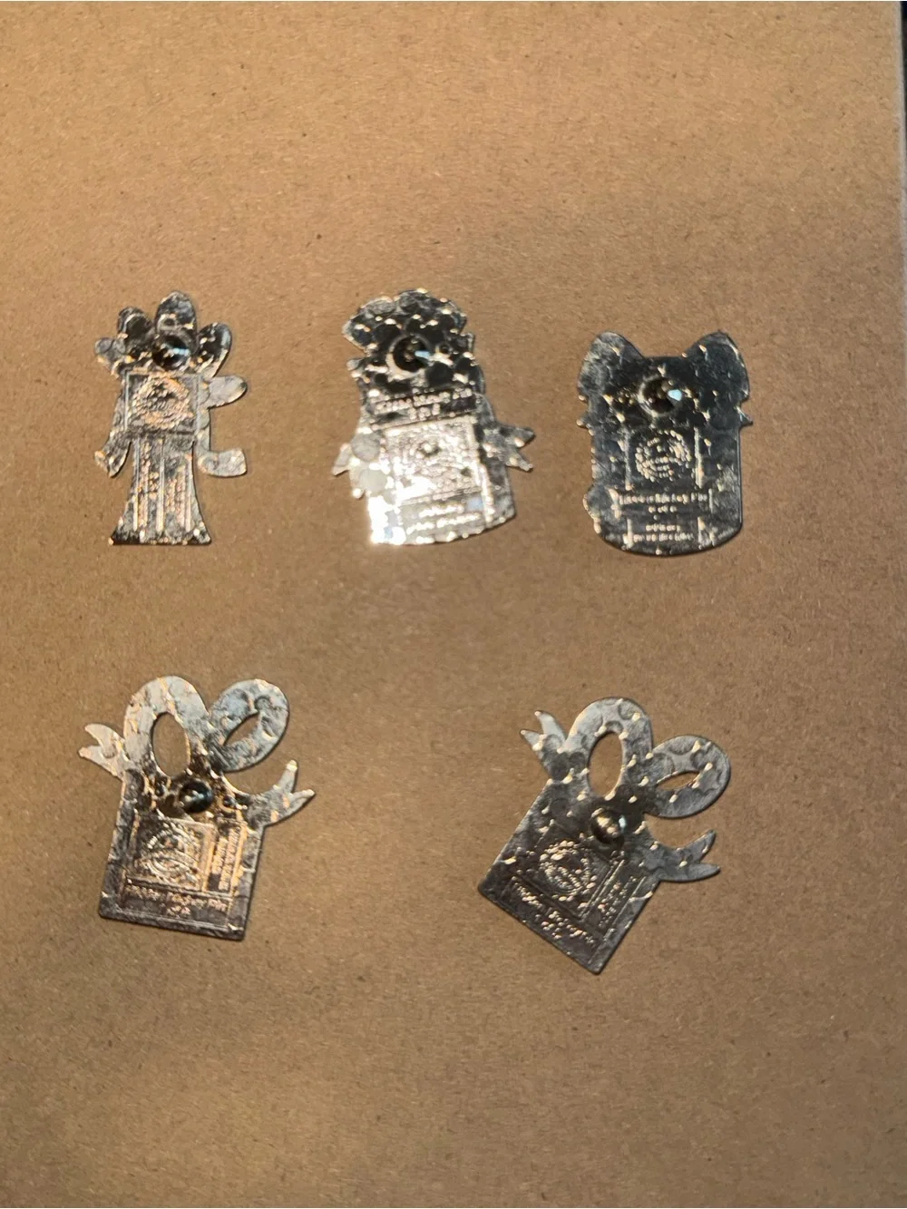 Disney Present Pins set of 6 - 2019 hidden mickey